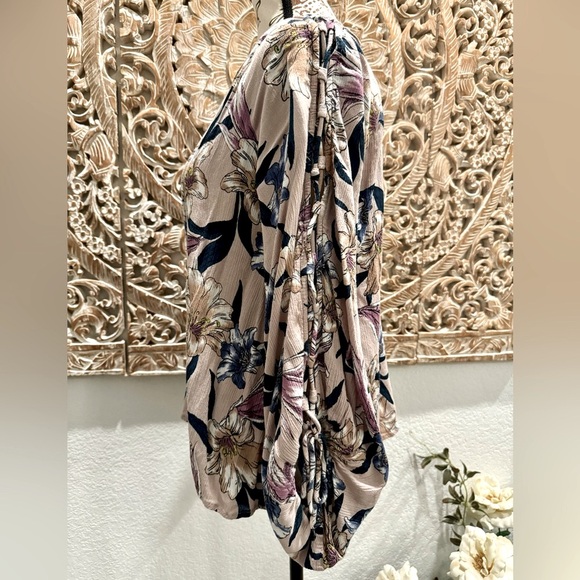 O’Neill Barbados Floral Blouse, Long Loose Sleeves w/Tie Up- size M - Picture 4 of 10